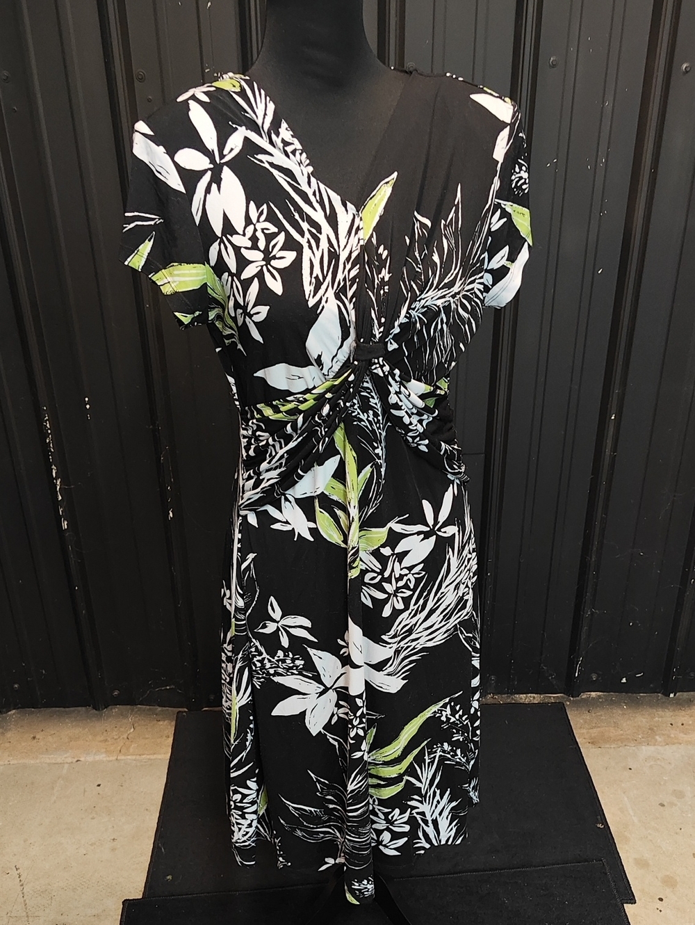 GNW Black Floral Twist-Front Midi Dress with White & Green Print